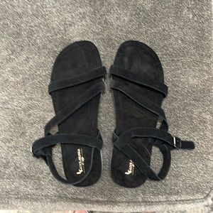 Kookaburra Ugg sandals